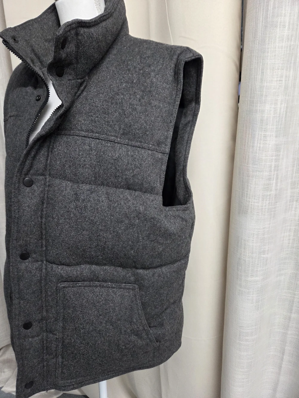 Old Navy Men's Charcoal Gray Quilted Wool-Blend Puffer Winterwear Vest Size L